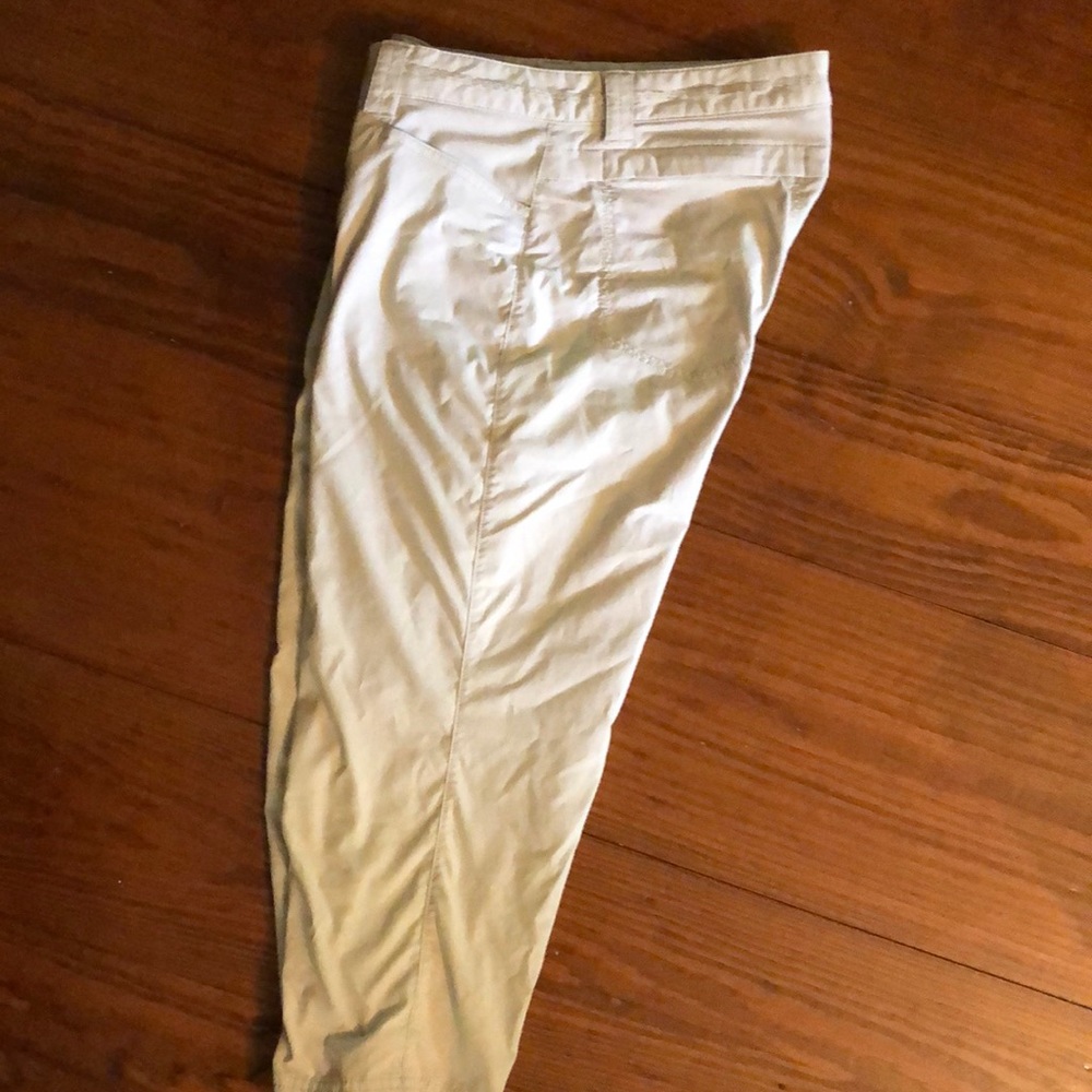 Ladies  Eddie Bauer Hiking Capri Pants size 2